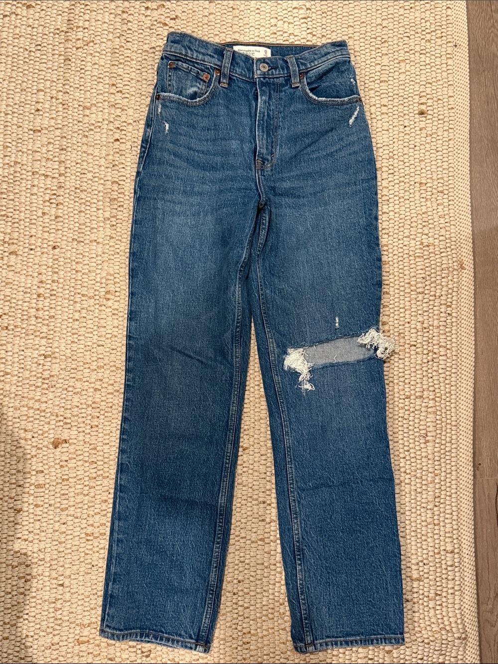 Abercrombie & Fitch | The ‘90s Straight Ultra High Rise